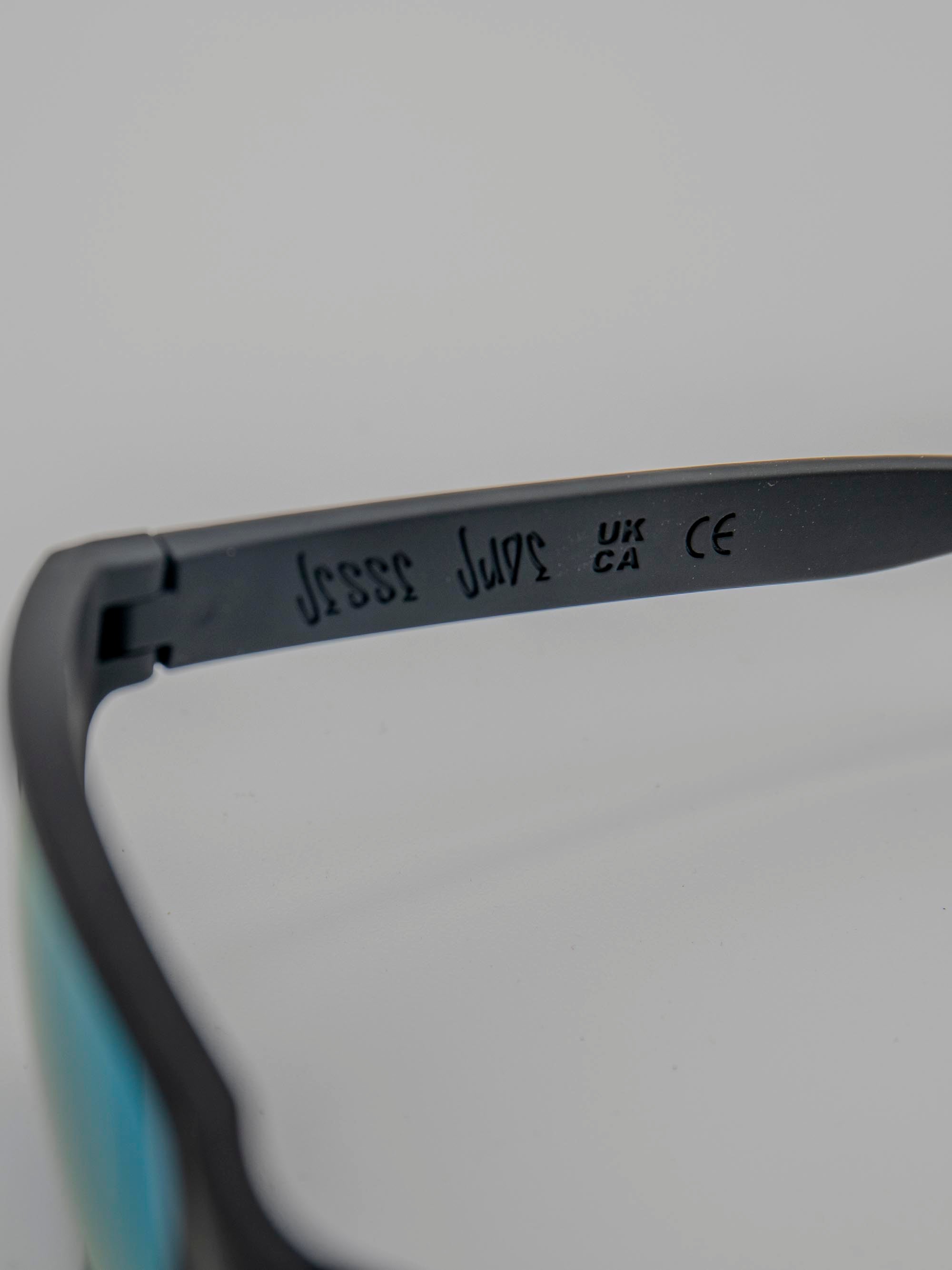 ORDA Jesse Jude – Black Velo Grip Frame with Mirrored Gold Chromo Vue™ Lens Sunglasses