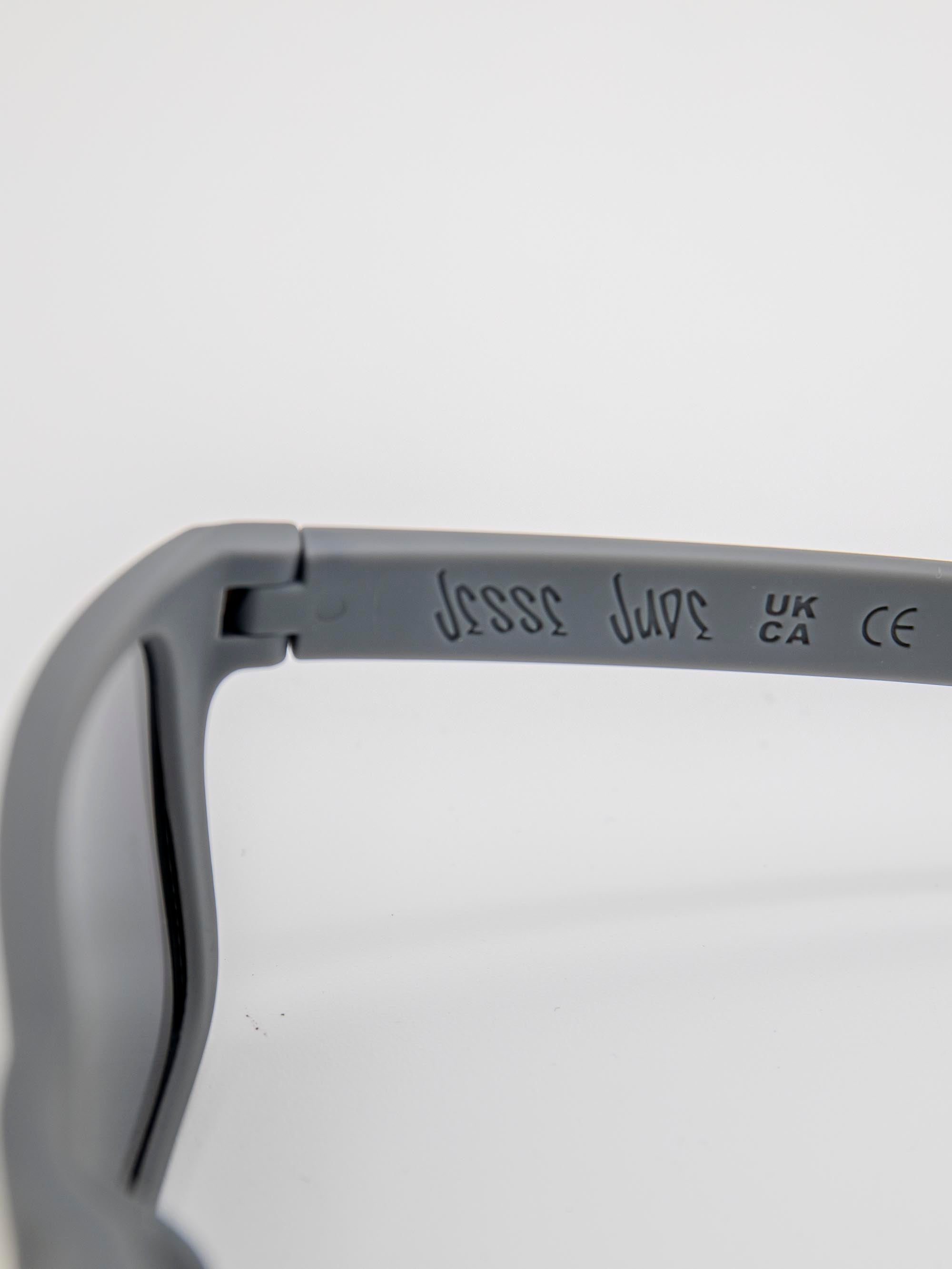 ORDA Jesse Jude – Grey Velo Grip Frame with Mirrored Red/Gold Chromo Vue™ Lens Sunglasses