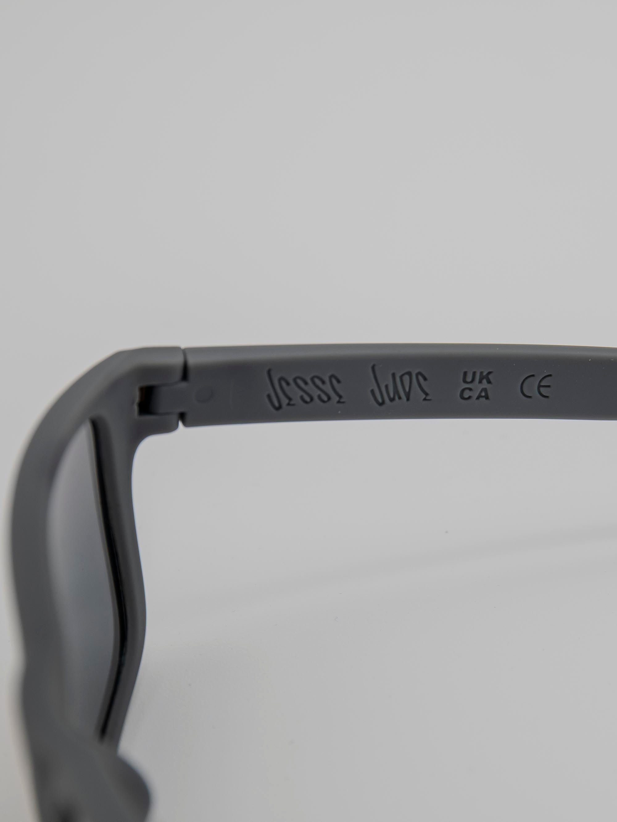 ORDA Jesse Jude – Grey Velo Grip Frame with Mirrored Purple Chromo Vue™ Lens Sunglasses